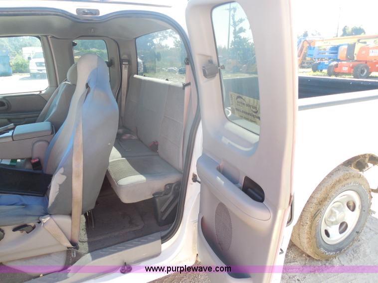 image for item I1356 2004 Ford F150 Heritage XL SuperCab pickup truck