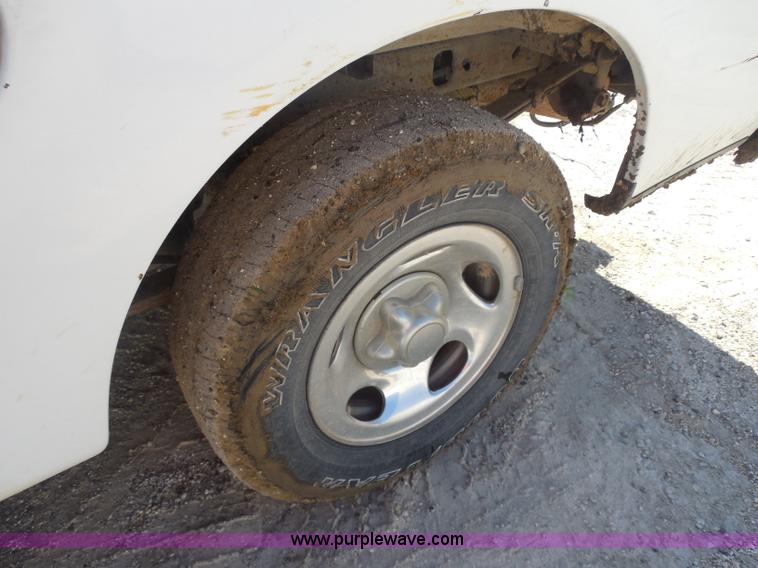 image for item I1356 2004 Ford F150 Heritage XL SuperCab pickup truck