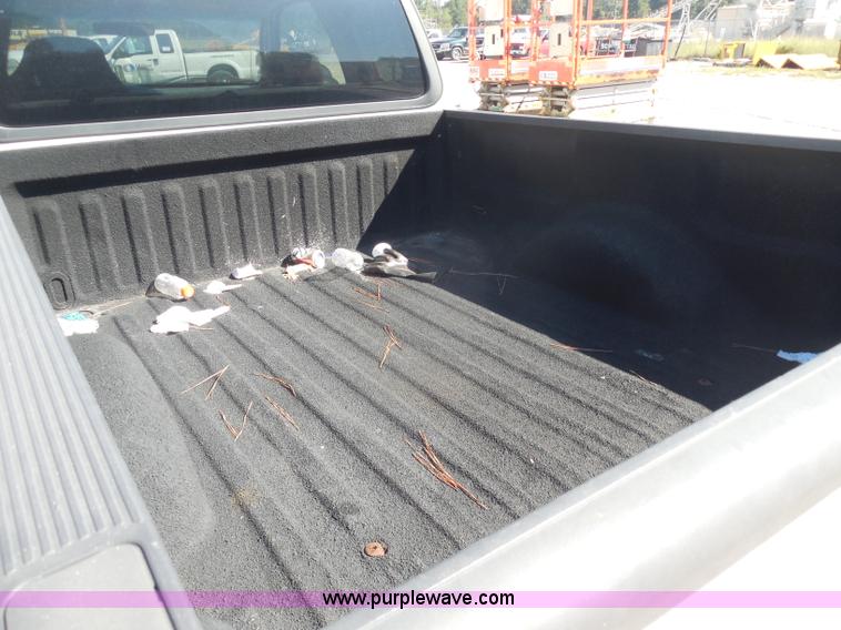 image for item I1356 2004 Ford F150 Heritage XL SuperCab pickup truck