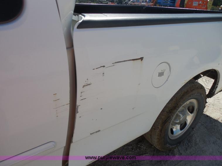 image for item I1356 2004 Ford F150 Heritage XL SuperCab pickup truck