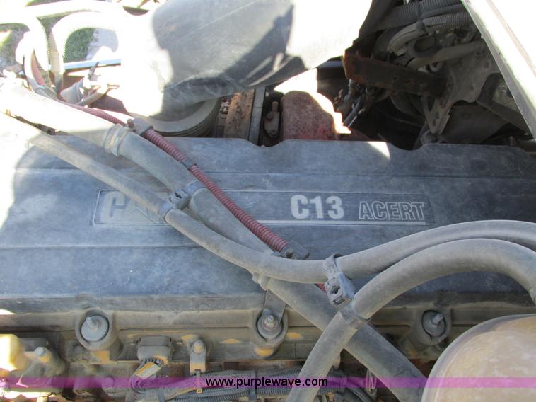 image for item I4234 2006 Freightliner Columbia CL120ST semi truck