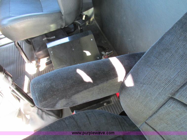 image for item I4234 2006 Freightliner Columbia CL120ST semi truck