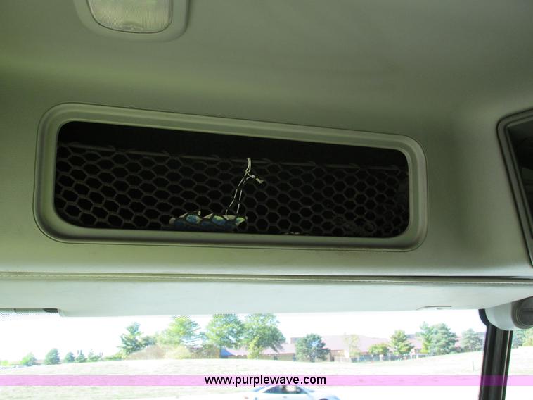 image for item I4234 2006 Freightliner Columbia CL120ST semi truck