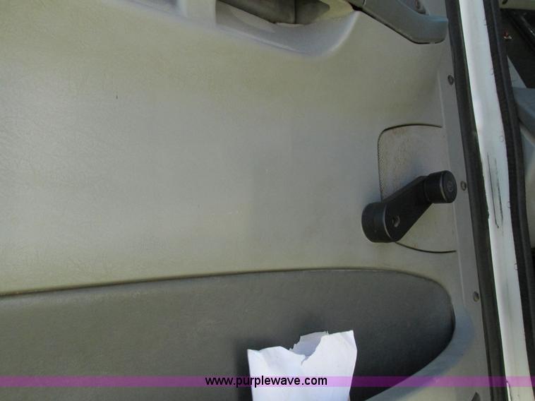 image for item I4234 2006 Freightliner Columbia CL120ST semi truck