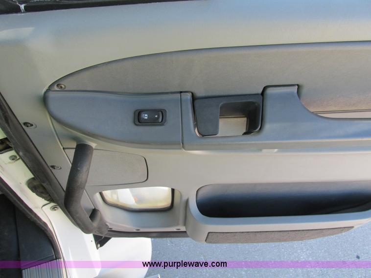 image for item I4234 2006 Freightliner Columbia CL120ST semi truck