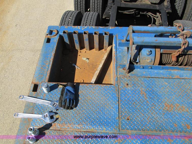 image for item I4235 2005 Ledwell LW48HT10 trailer