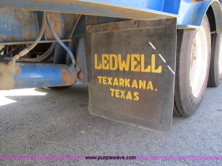 image for item I4235 2005 Ledwell LW48HT10 trailer