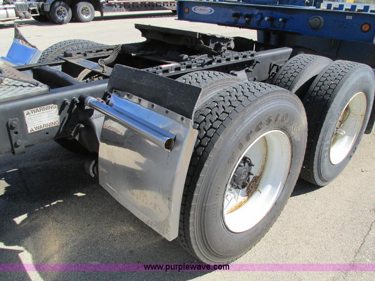 image for item I4236 2007 Freightliner Columbia CL120ST semi truck