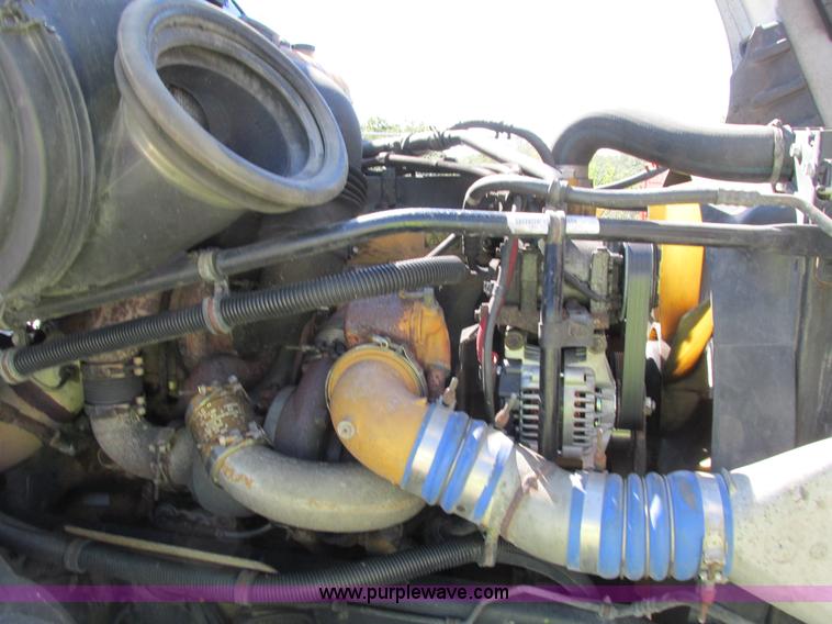 image for item I4236 2007 Freightliner Columbia CL120ST semi truck