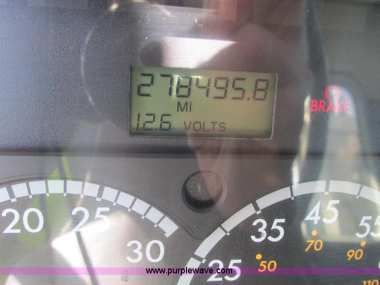 image for item I4236 2007 Freightliner Columbia CL120ST semi truck