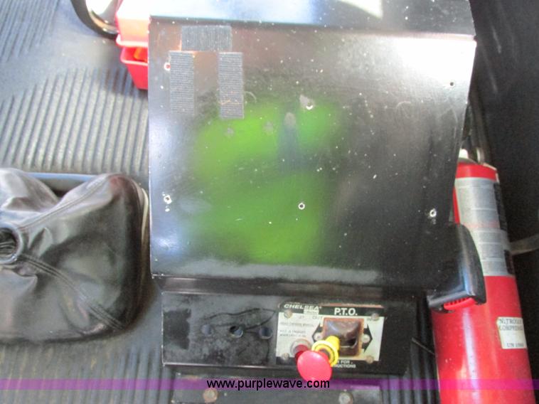 image for item I4236 2007 Freightliner Columbia CL120ST semi truck