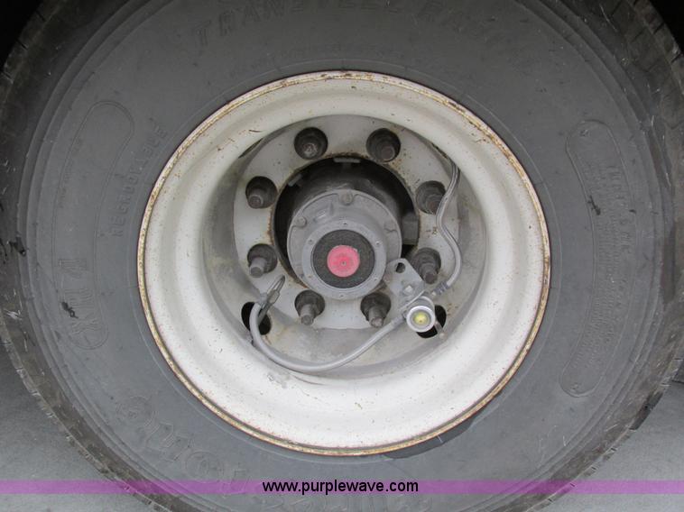 image for item I4237 2006 Trail King TK70HT-482 Hydratail trailer