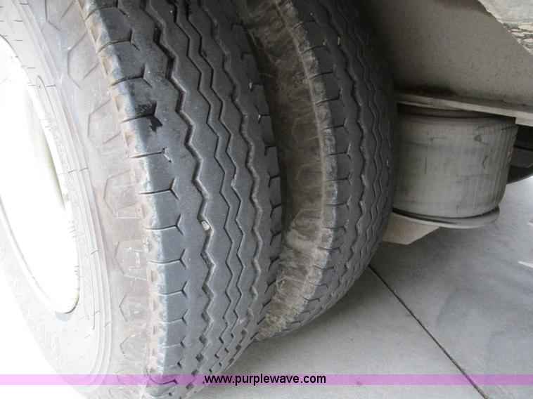 image for item I4237 2006 Trail King TK70HT-482 Hydratail trailer