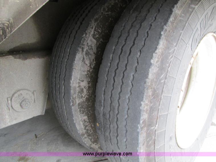 image for item I4237 2006 Trail King TK70HT-482 Hydratail trailer