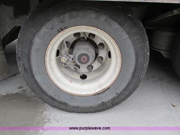 image for item I4237 2006 Trail King TK70HT-482 Hydratail trailer