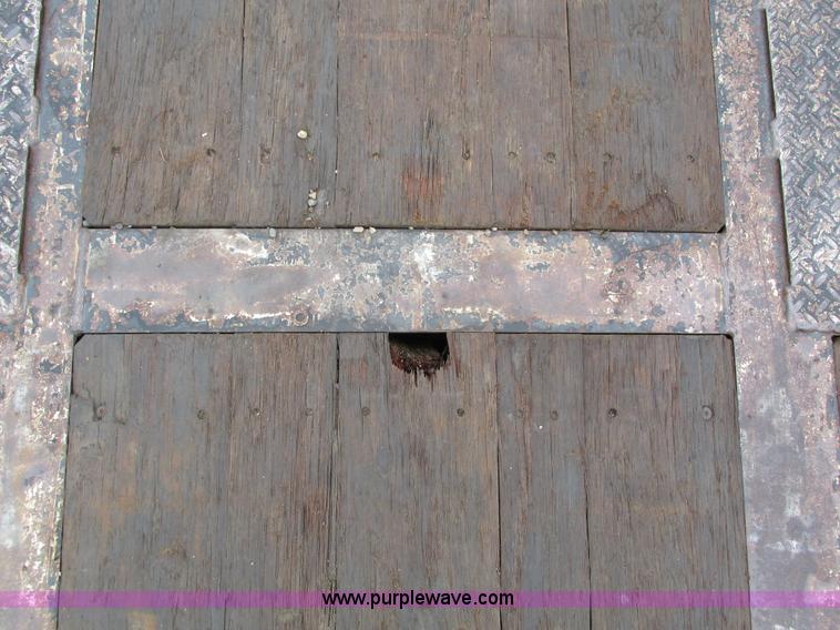 image for item I4237 2006 Trail King TK70HT-482 Hydratail trailer