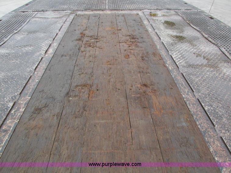 image for item I4237 2006 Trail King TK70HT-482 Hydratail trailer