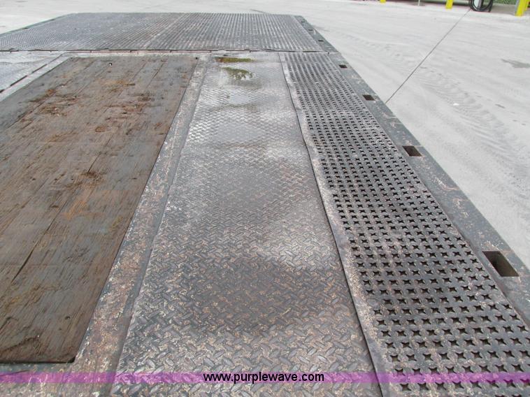 image for item I4237 2006 Trail King TK70HT-482 Hydratail trailer