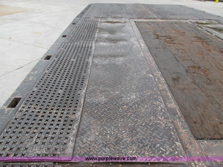 image for item I4237 2006 Trail King TK70HT-482 Hydratail trailer