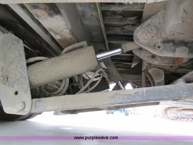 image for item I4237 2006 Trail King TK70HT-482 Hydratail trailer