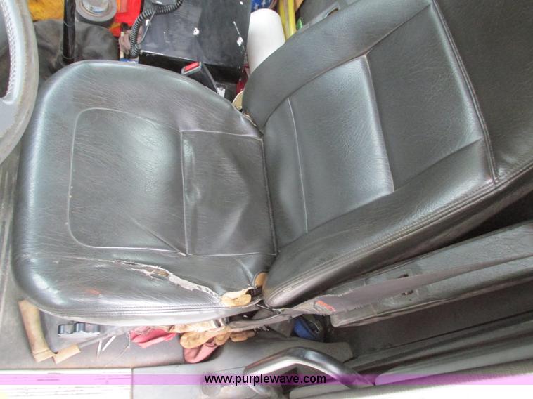 image for item I4238 2007 Freightliner Columbia 120 semi truck