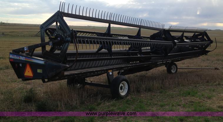 image for item A8643 1998 MacDon 960 36' draper head