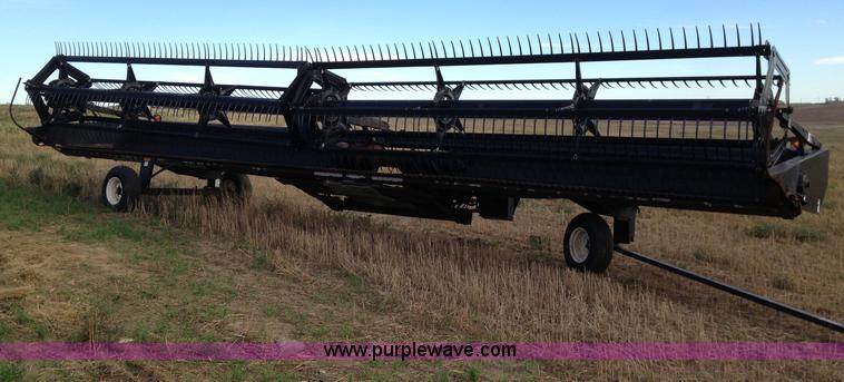 image for item A8643 1998 MacDon 960 36' draper head