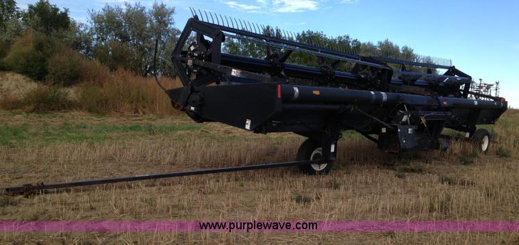 image for item A8643 1998 MacDon 960 36' draper head