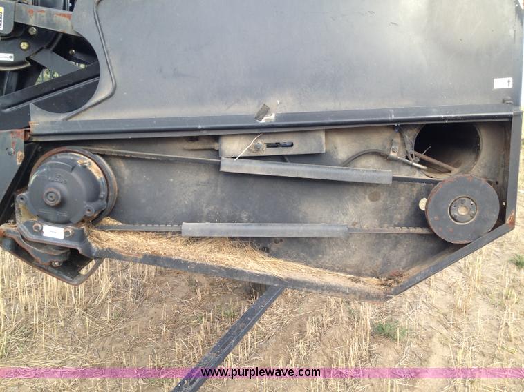 image for item A8643 1998 MacDon 960 36' draper head