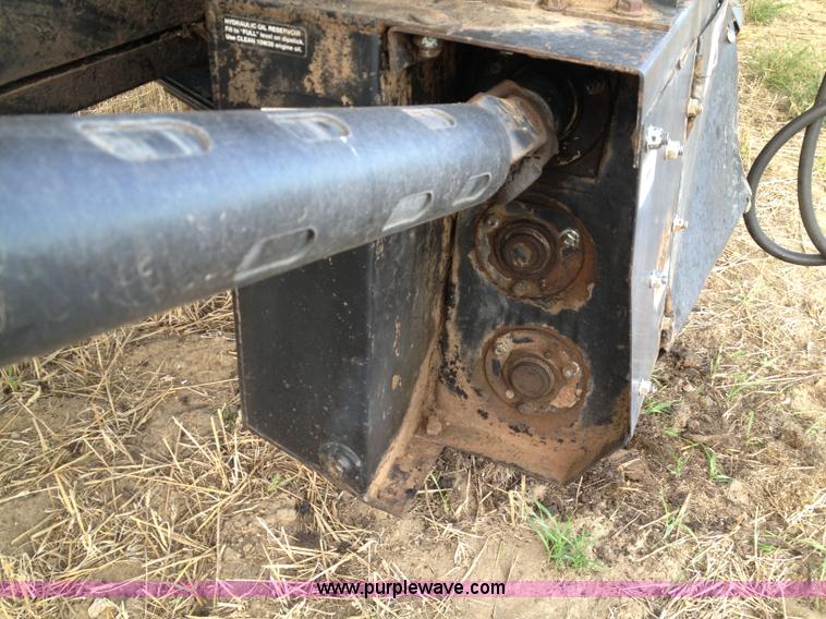 image for item A8643 1998 MacDon 960 36' draper head