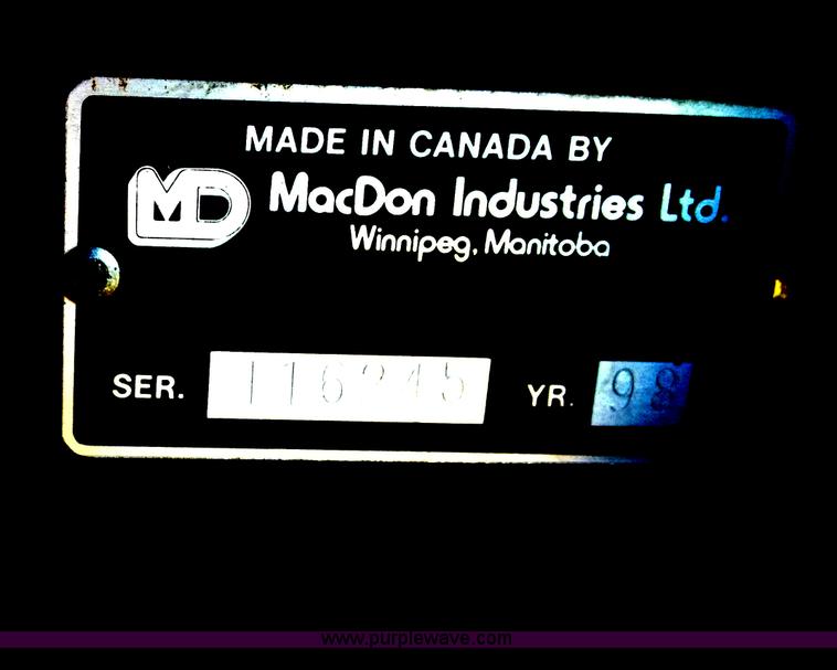 image for item A8643 1998 MacDon 960 36' draper head