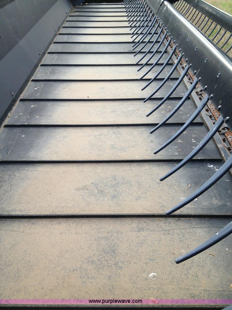 image for item A8643 1998 MacDon 960 36' draper head