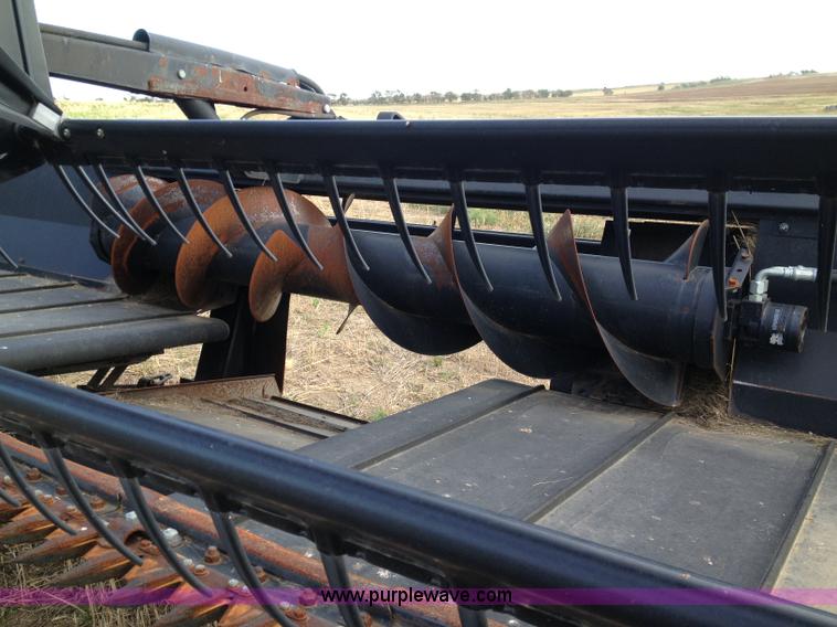 image for item A8643 1998 MacDon 960 36' draper head