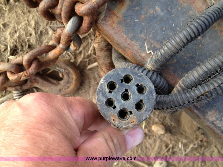 image for item A8643 1998 MacDon 960 36' draper head