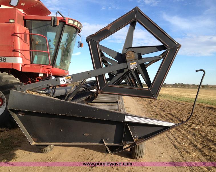 image for item A8644 1997 MacDon 960 36' draper head