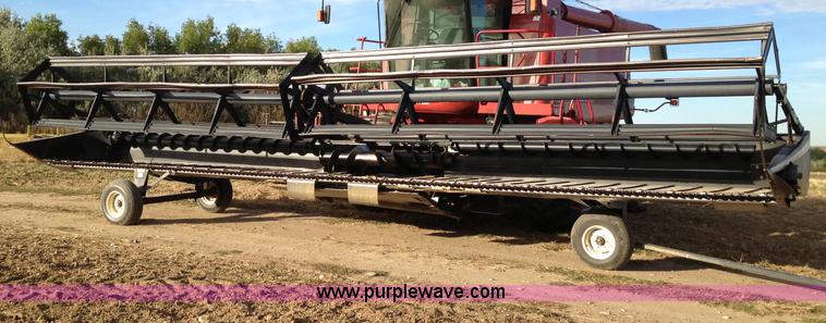 image for item A8644 1997 MacDon 960 36' draper head