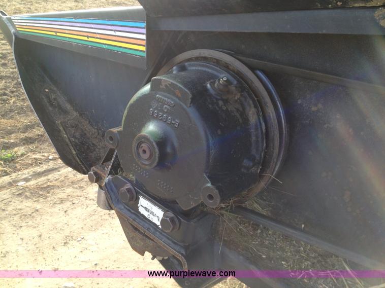 image for item A8644 1997 MacDon 960 36' draper head