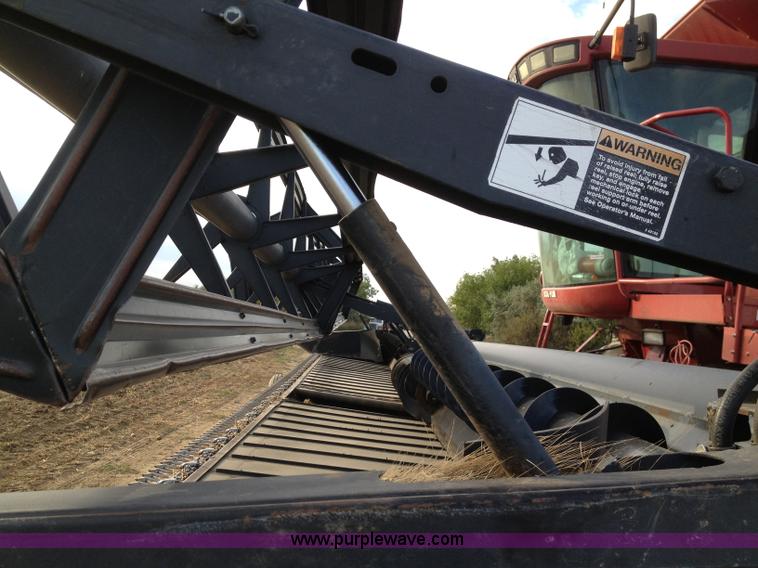 image for item A8644 1997 MacDon 960 36' draper head