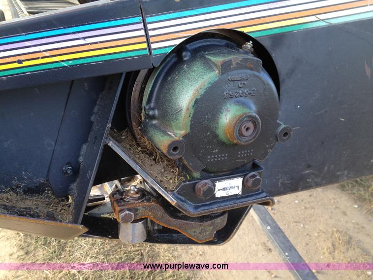 image for item A8644 1997 MacDon 960 36' draper head