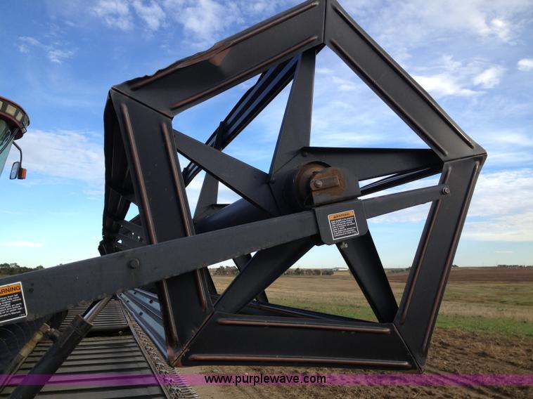 image for item A8644 1997 MacDon 960 36' draper head