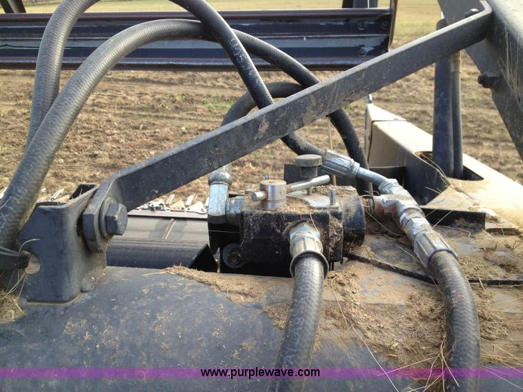 image for item A8644 1997 MacDon 960 36' draper head