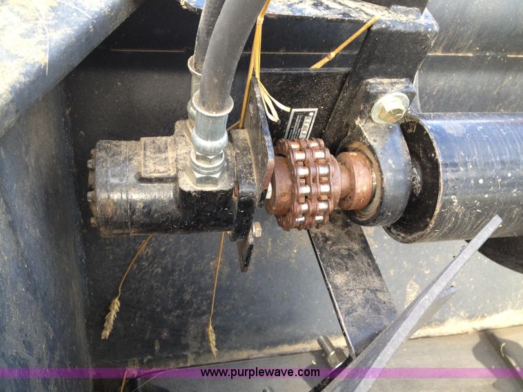 image for item A8644 1997 MacDon 960 36' draper head