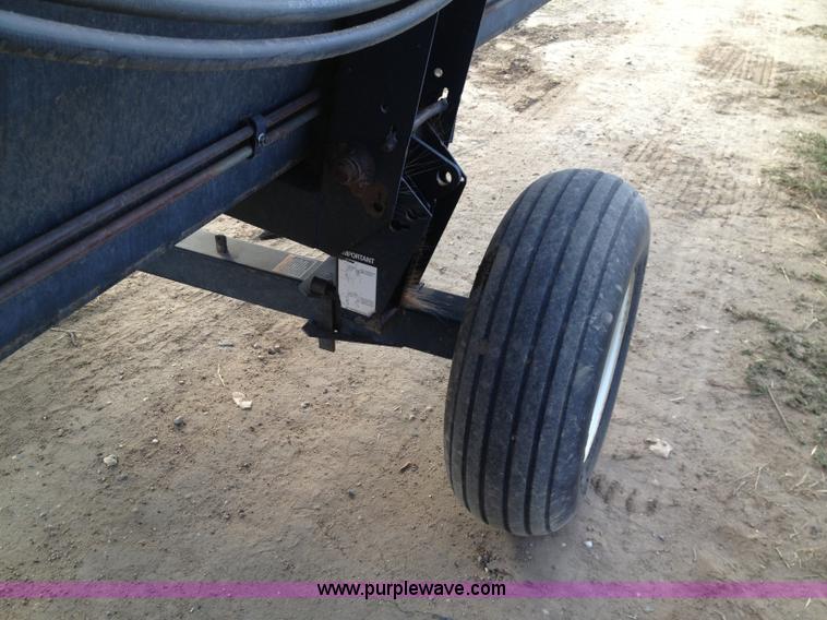 image for item A8644 1997 MacDon 960 36' draper head