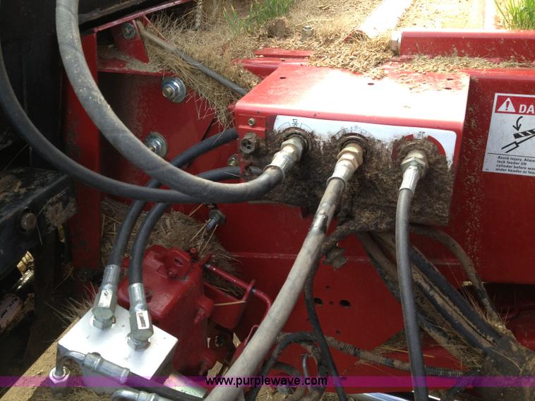 image for item A8644 1997 MacDon 960 36' draper head