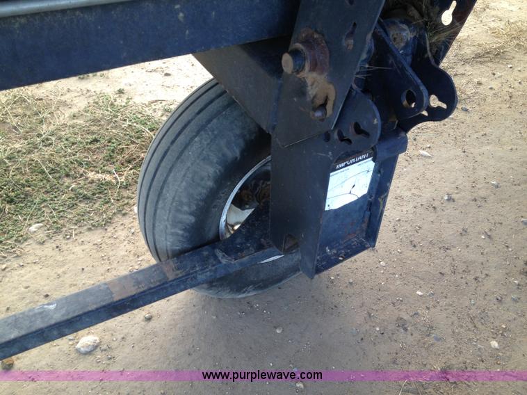 image for item A8644 1997 MacDon 960 36' draper head