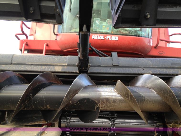 image for item A8644 1997 MacDon 960 36' draper head