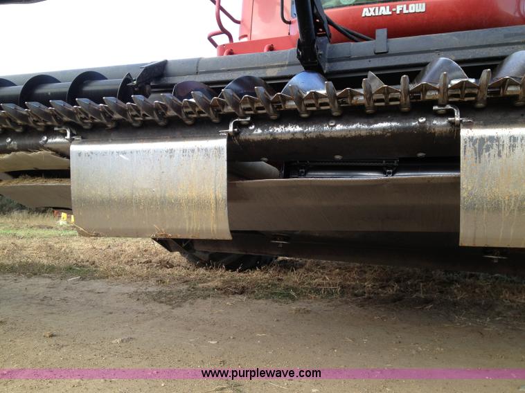 image for item A8644 1997 MacDon 960 36' draper head