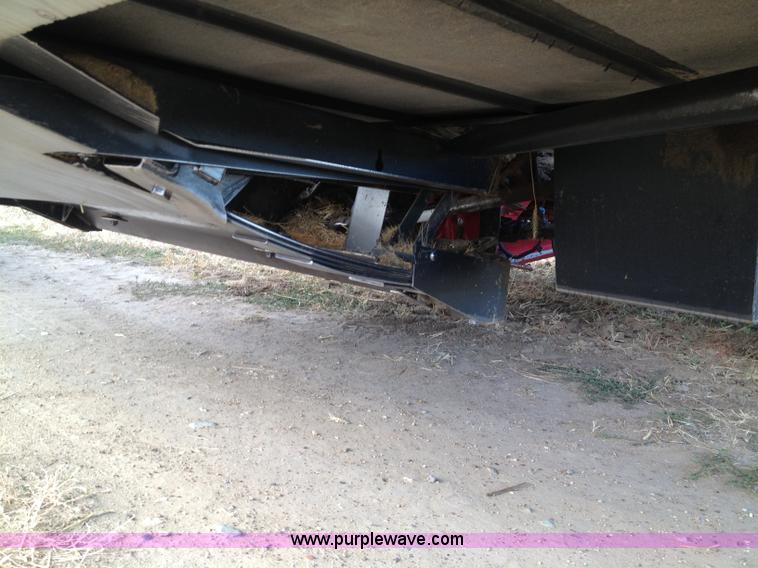 image for item A8644 1997 MacDon 960 36' draper head