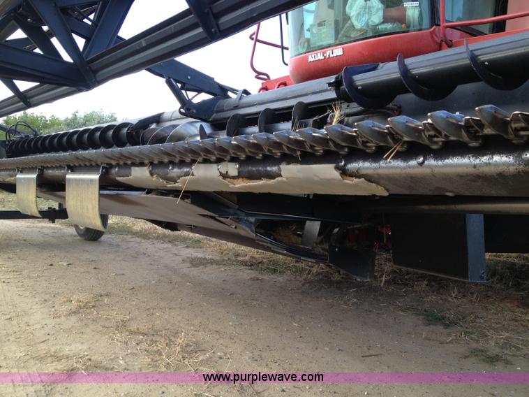 image for item A8644 1997 MacDon 960 36' draper head