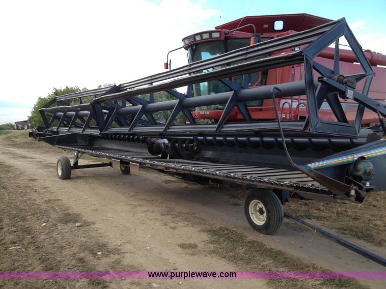 image for item A8644 1997 MacDon 960 36' draper head